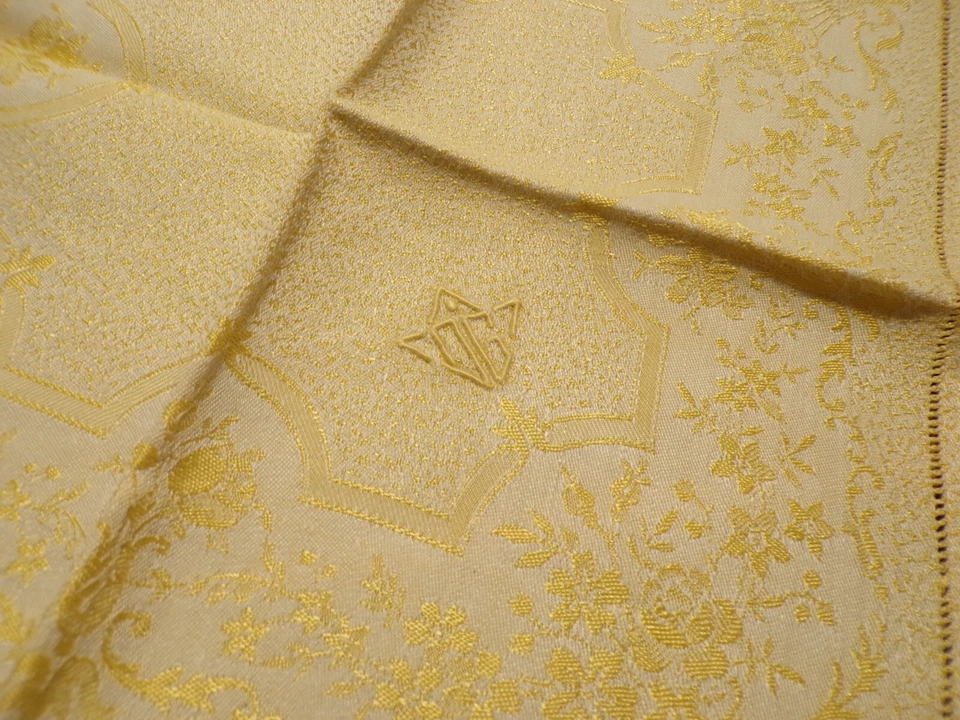 Linge ancien 4 Serviettes lin damassé soie ? jaune orangé avec monogramme JG - Photo 4/4