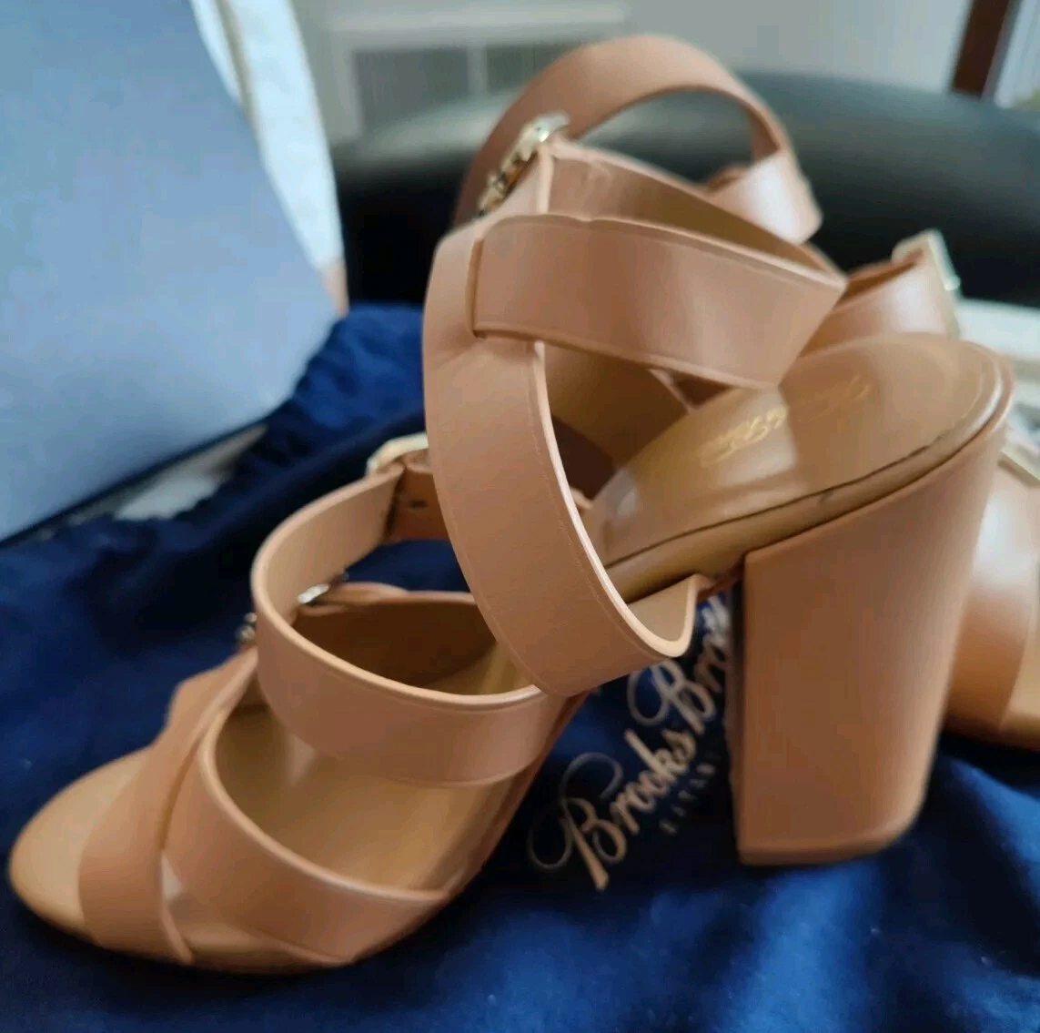 Brooks Brothers Leather Strappy Stacked Heels Sandals, Buckle closure US 9 NIB