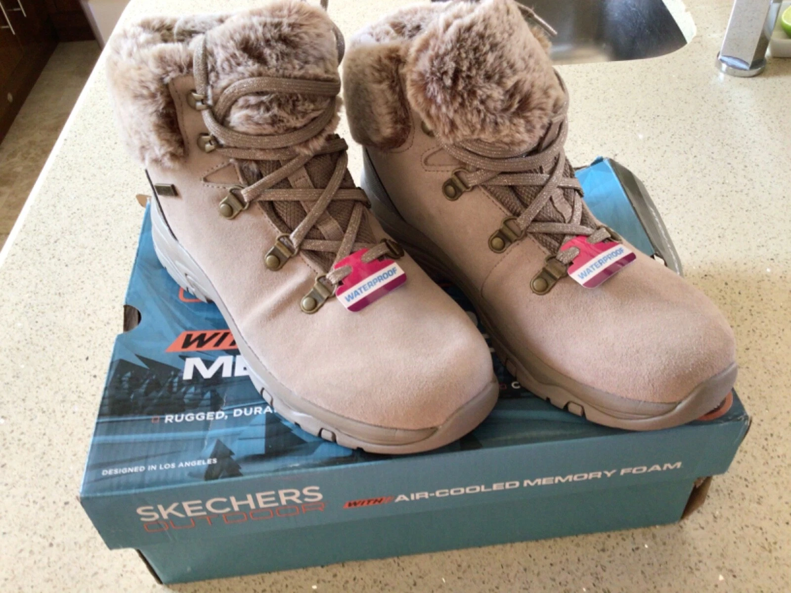 SKECHERS SKETCHERS LINEA DONNA STIVALI IMPERMEABILI CON MEMORY FOAM RAFFREDDATO AD ARIA UK 8