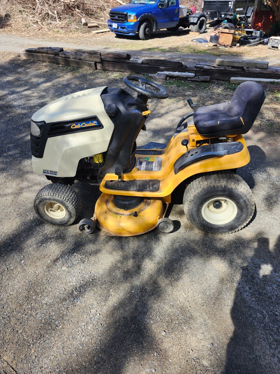 Cub Cadet Lawn Tractor LTX 1040 42