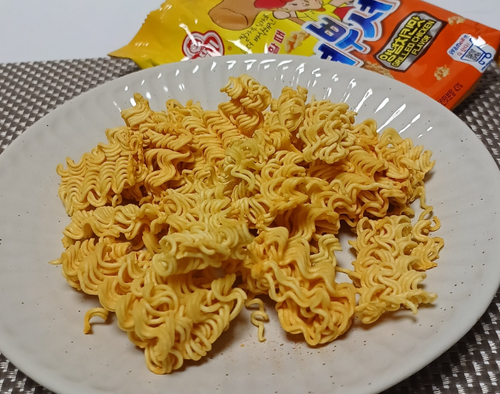 Otoki Pushu Pushu Croccante Ramen Snack Gusto Pollo Corea 90g x4ea - Foto 6 di 8