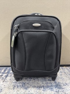 Samsonite 4 Wheel Carry On Luggage 22”x14”x7” Black
