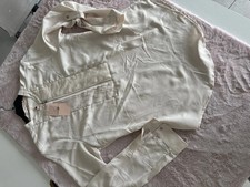 blusa de satén beige con pliegues Talla 40