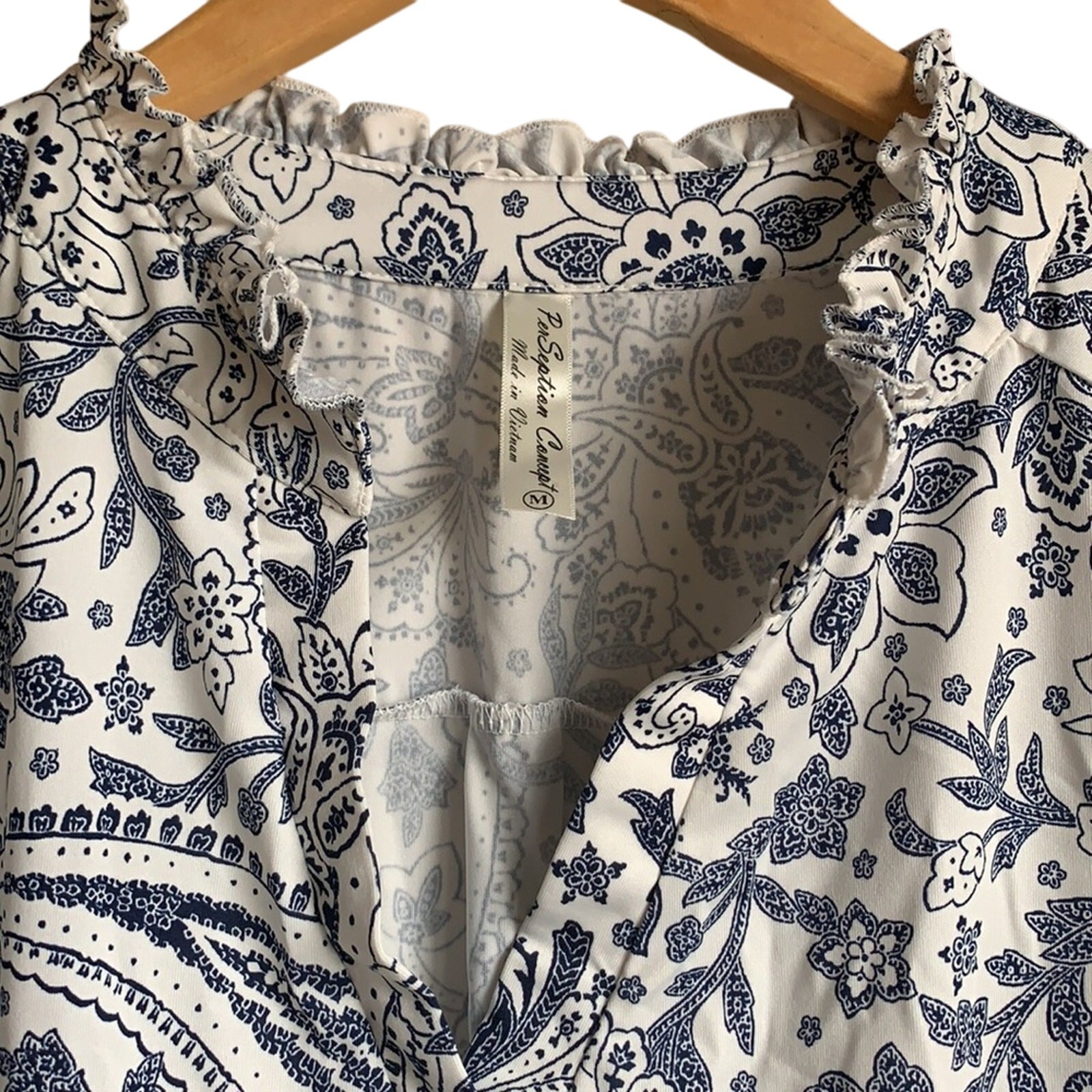 Perceptions Size Medium paisley pullover blouse. - image 3