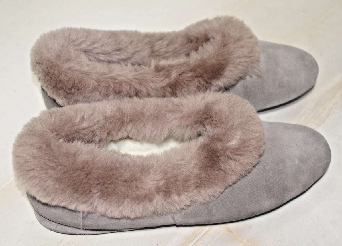 J Brooks Brothers Vintage BFS Tan Unisex Sheepskin Fur Slippers 8.5 England View 2