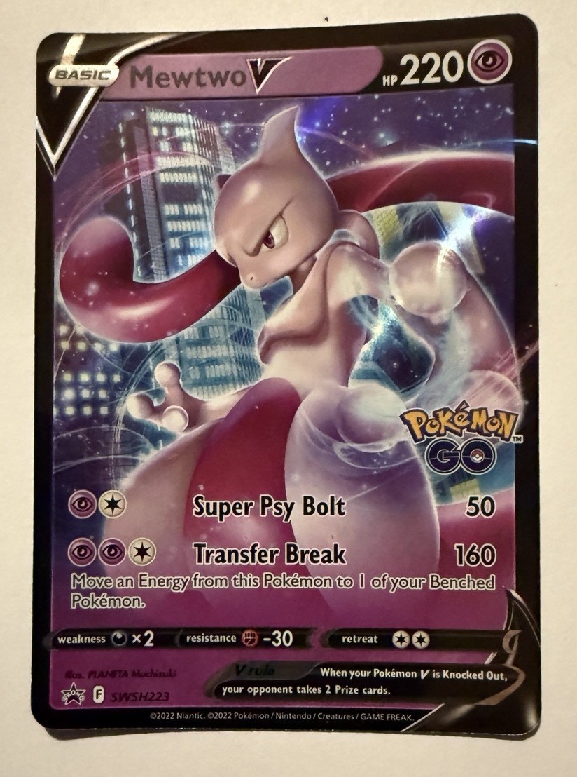 Mewtwo V SWSH223 NM Foil Promo Rare Pokemon Card