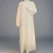 Vanity Fair Embroidered Fleece Nightgown Robe Womans Size M Cream Pink