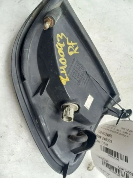 LUZ ANTINIEBLA LADO PASAJERO TOYOTA TACOMA CABINA EXTRA SR5 97-00 Foto 4 de 4
