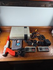 VTG 1985 Original NES Nintendo System Console Bundle TESTED