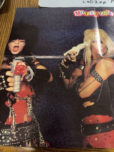LED ZEPPELIN ~ JIMMY PAGE & Mötley Crüe MAGAZIN POSTER doppelseitig - Bild 9 von 9