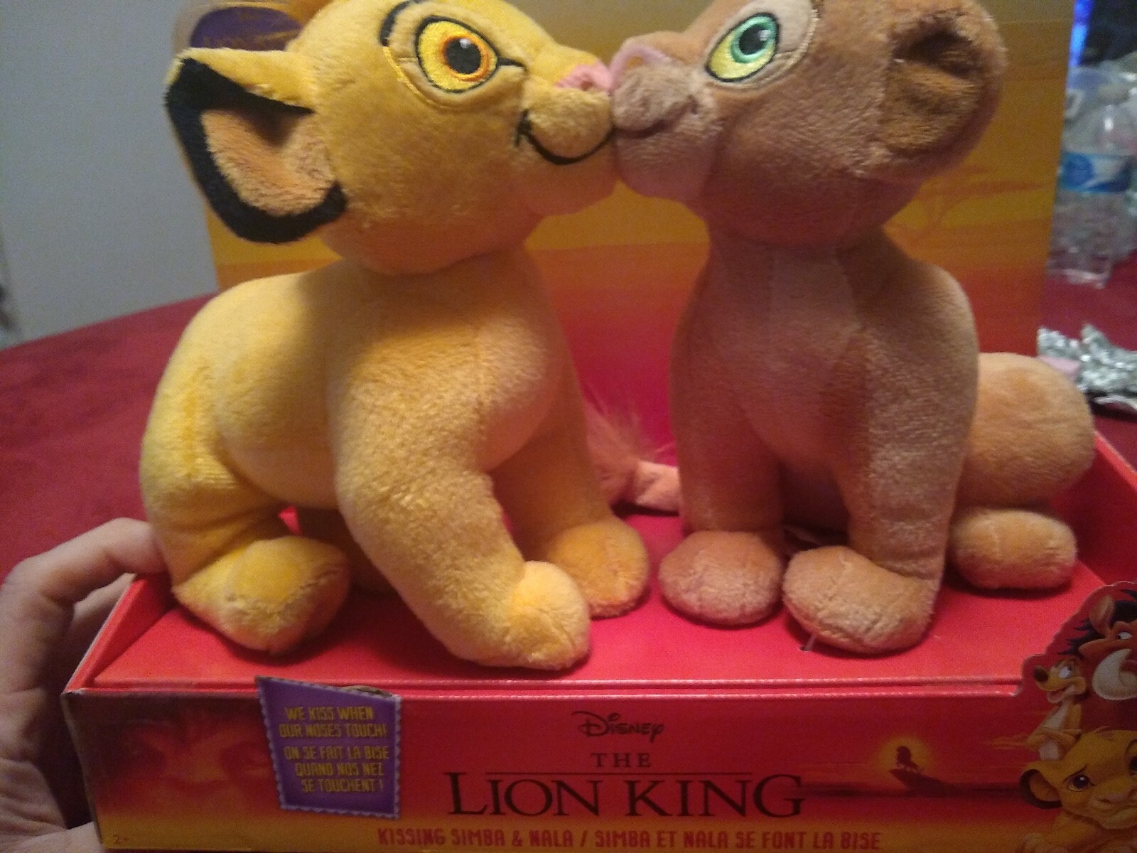 simba and nala kissing stuffed animals