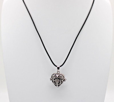 women silver tone heart shape essentials oil perfume defuser necklace