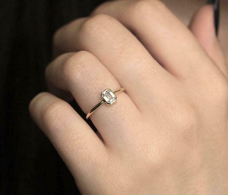 Emerald Simulated Diamond Ring Bezel Set Solitaire 18k