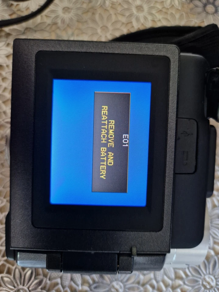 JVC GR-DX100E Digital Video Camera Camcorder - Bild 2 von 4