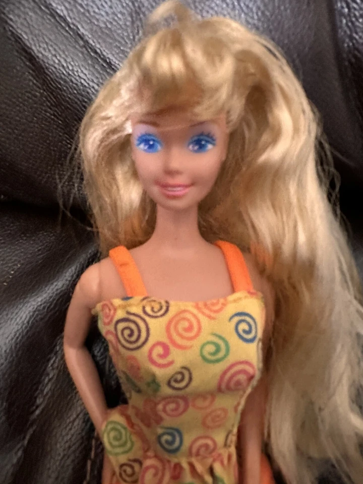 Barbie Hot Skatin Barbie Mattel - Rollerblade - rediseñada años 90 Foto 2 de 4