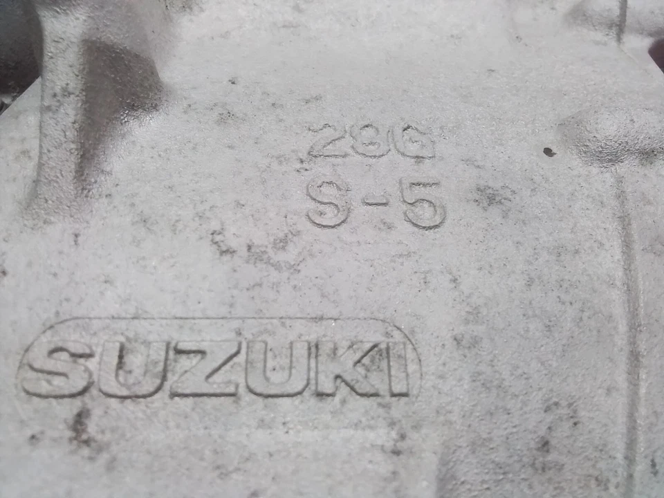 Carcasa superior e inferior del motor Suzuki GSXR 600 2004-2005 + cilindros Foto 2 de 4