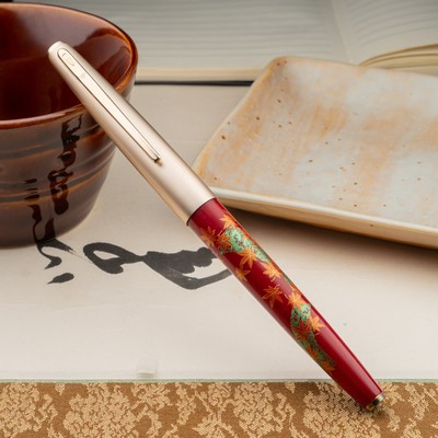 1970s WORLD QUEEN Celluloid Red & Gold Cap Momiji Modern Maki-e EF Fountain Pen