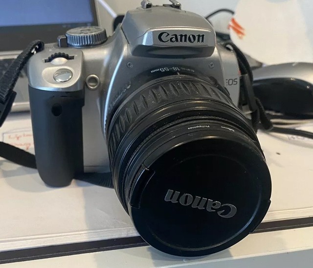 Canon EOS Digital Rebel XTi / EOS 400D 10.1MP Digital SLR Camera