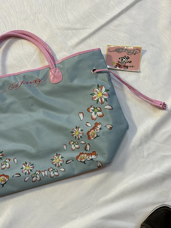 Nuevo con etiquetas Bolso de Mano Ed Hardy Floral Rosa Verde Azulado Tatuaje Estilo Y2K Coqueta Bolso de Playa Foto 3 de 4