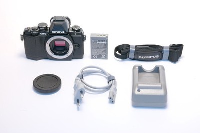 Topzustand! Olympus OM-D E-M10 Systemkamera Gehäuse Body Mft +12M. Gewährleist.