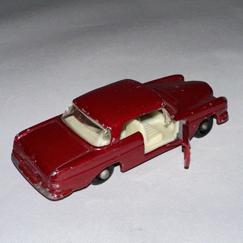 Matchbox Mercedes-Benz 220 SE Lesney No. 53 - Picture 7 of 13
