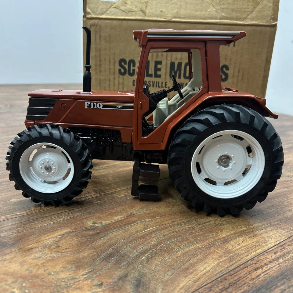 Scale Models Joe Ertl 1/16 Fiat F110 Tractor '93 Farm Show Model ONLY 2,000 MADE - Image 2 of 4