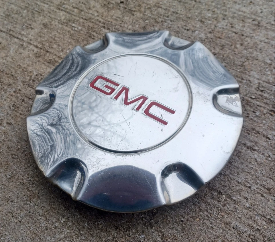 GMC Envoy, XL, tapa central XUV, 2005-2009 parte # 9595881 05 tres pestañas defectuosas Foto 2 de 3