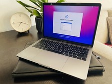 Apple MacBook Pro 2017 + EXTRAS