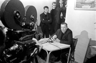 Reverend Ian Paisley gives a press conference August Z8266 1969 Old Photo