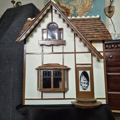  Vintage Tudor Style Wooden Dollhouse with Furniture   1:12 Scale