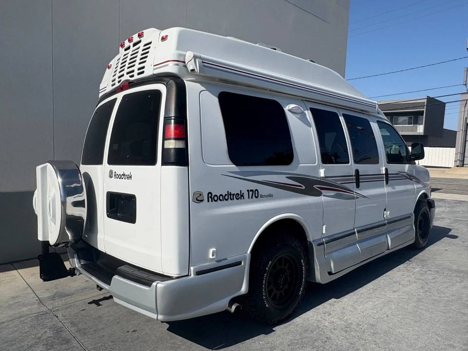 2011 Roadtrek 170 Versatile Low Mileage - Image 4 of 4