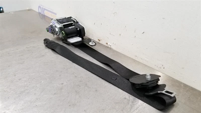 17 MERCEDES BENZ CLS63S AMG W218 SEAT BELT RETRACTOR FRONT LEFT DRIVER BLACK Foto 3 de 4