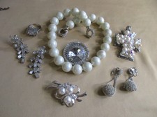 VINTAGE RHINESTONE FAUX PEARLS JEWELRY LOT ~ MIXED AGES