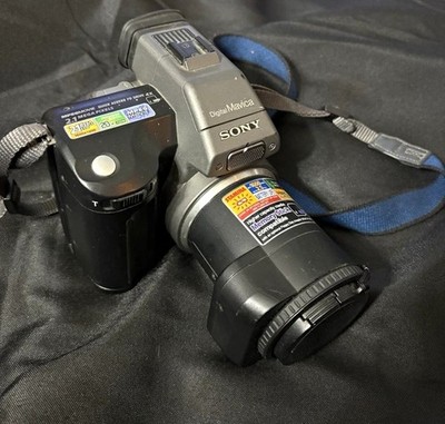 Vintage Sony Mavica MVC-FD95 Compact Camera 10x/20x Zoom + Battery & AC Works