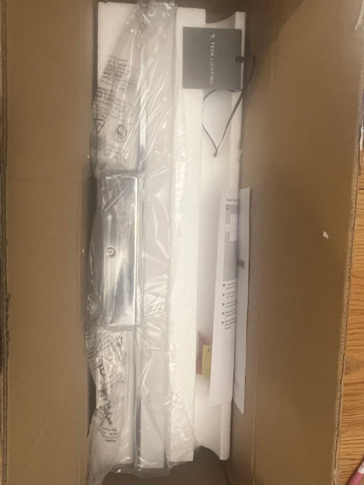 Tech Lighting 700BCLUFS24C-LED930 Lufe LED 24" Chrome Bath/Wall Light, Square - Image 4 of 4