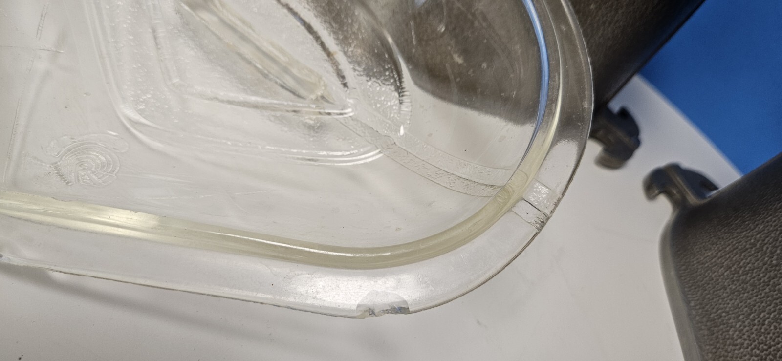 Vintage Guardian Service Cookware 4 Piece 2 Triangle Serving Oven Dishes w/Lids 