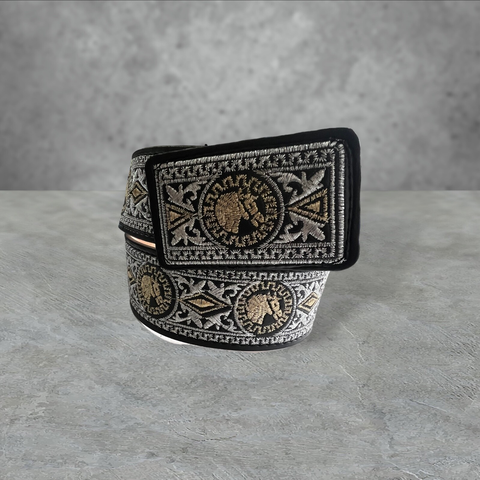 CINTURÓN VAQUERO VAQUERO DEL OESTE BORDADO PLATA ORO BORDADO PLATA Y DORADO CINTO VAQUERO BORDADO