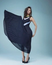 NINA DOBREV 8x10 PHOTO *