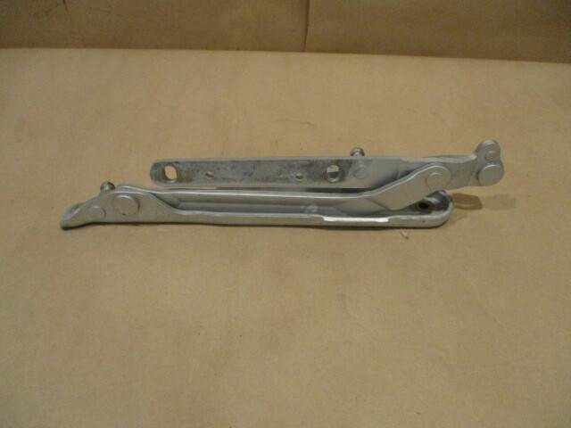 Maserati Coupe Spider  - LH Rear Trunk Lid / Bonnet Hinge 384700105