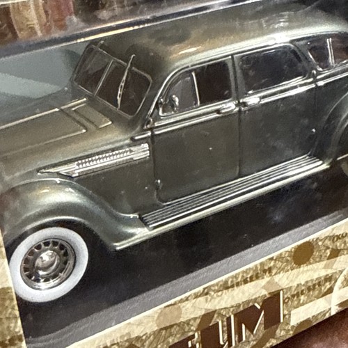 CHRYSLER AIRFLOW SEDAN 1936 IXO MUSEUM MUS033 1:43 - Picture 2 of 7