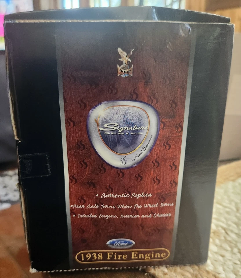 Road Signature Models 1:24 Signature Series #20058 1938 Ford Fire Engine - NUEVO Foto 2 de 4