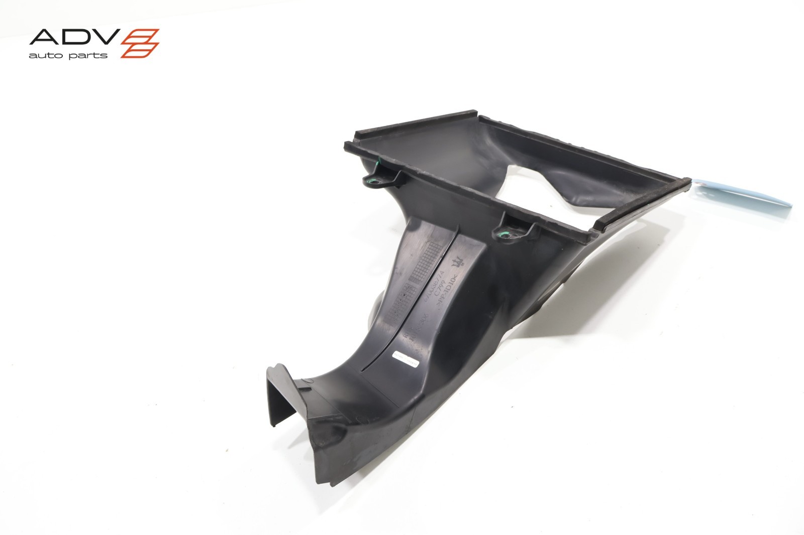 Maserati Ghibli S Q4 2014-2020 Right Engine air duct P/N 14930