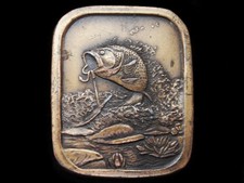 LC27119 VINTAGE 1976 LARGE MOUTH BASS HOOKED ON BAIT FISHING BELT BUCKLE
