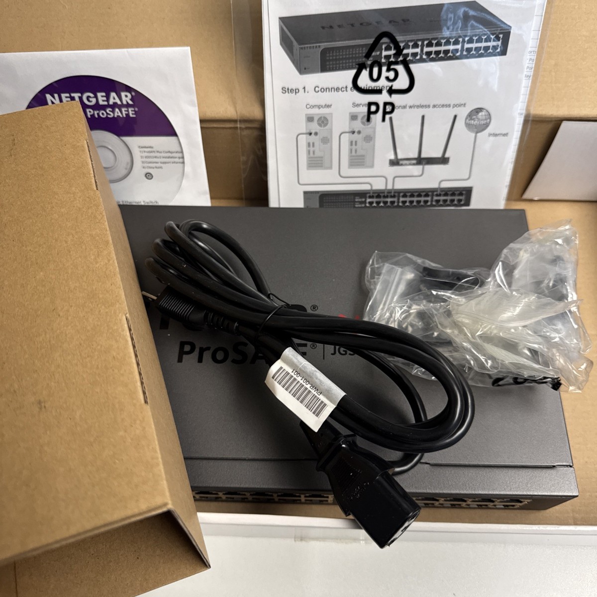 Netgear JGS524E 24-Port Gigabit Plus Switch JGS524E-200NAS Open