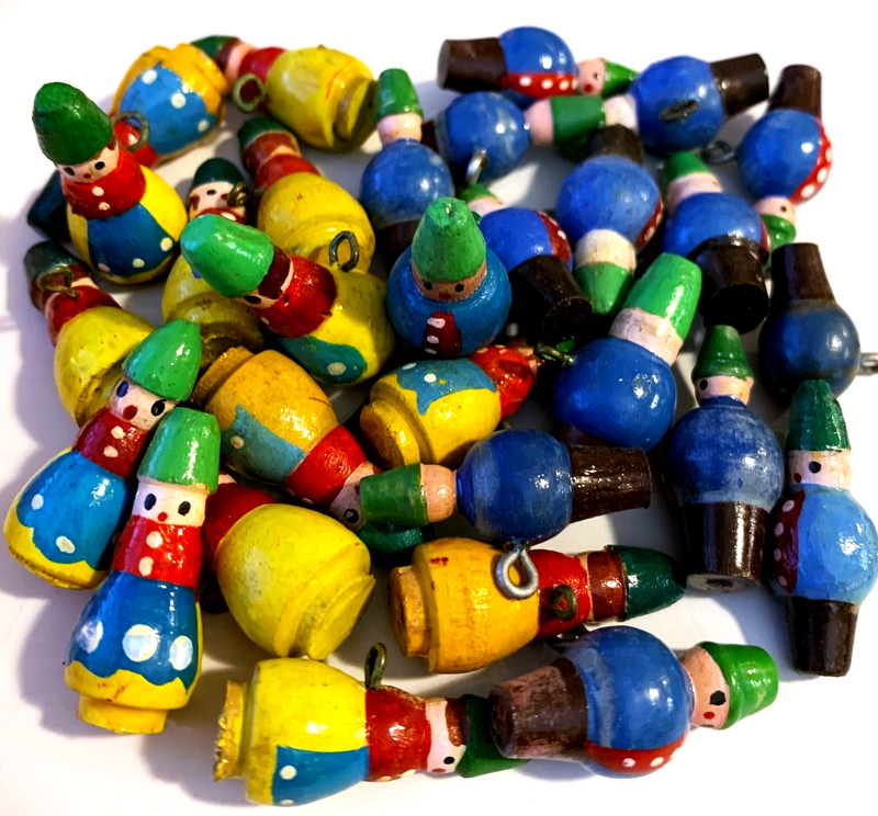 Lot of 24 Vintage Realistic Painted Wood People Buttons