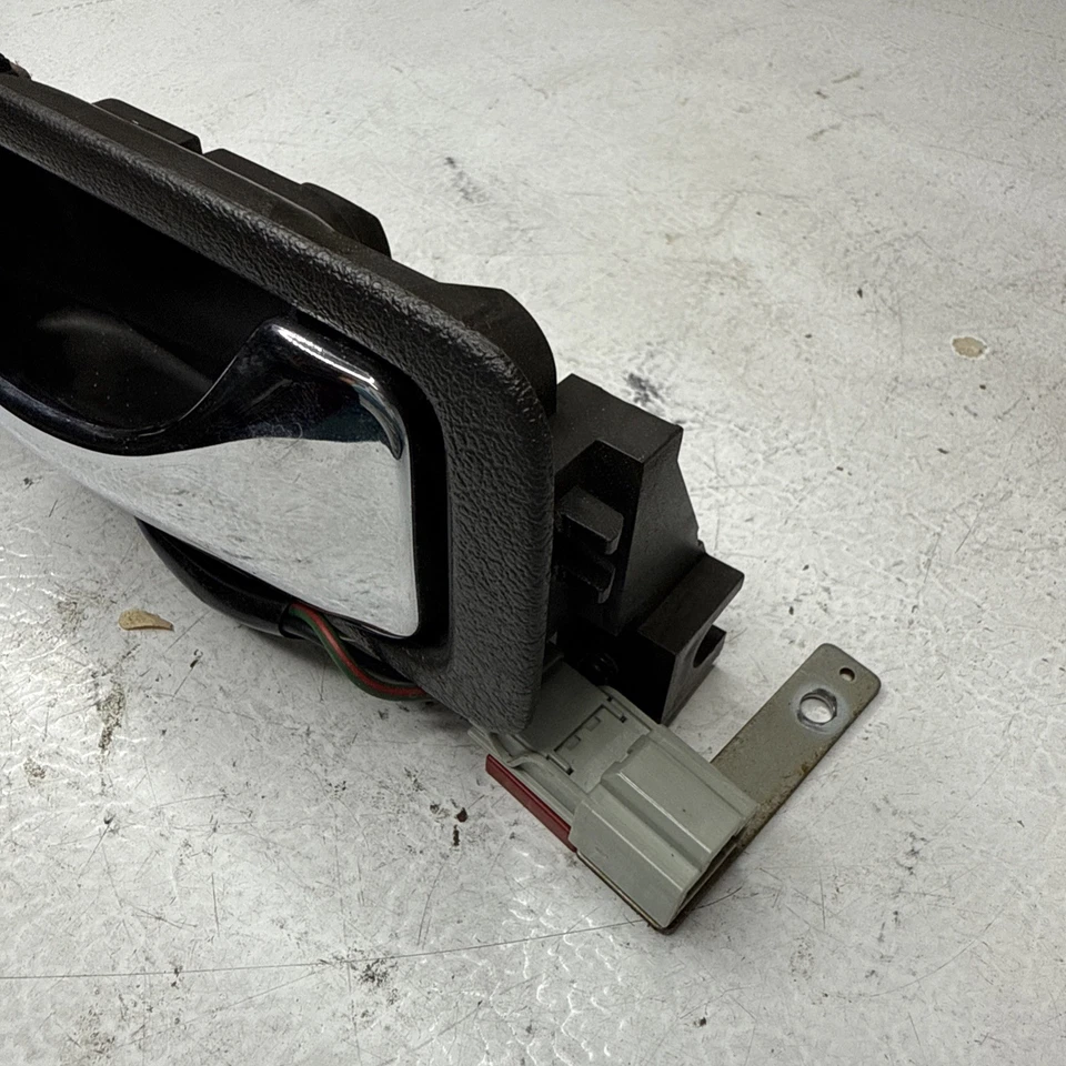 Manija de puerta interior delantera derecha OEM KA7KA8 1991-1995 Acura Legend *marrón* Foto 2 de 4