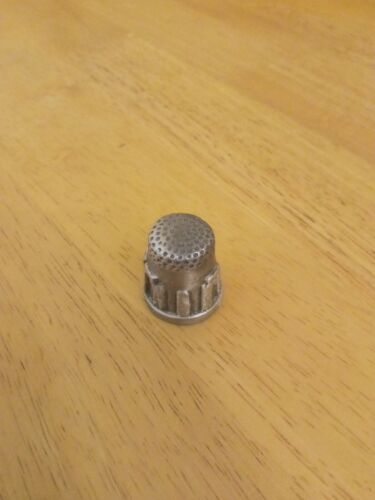 Solid pewter Stonehenge thimble - Picture 2 of 3