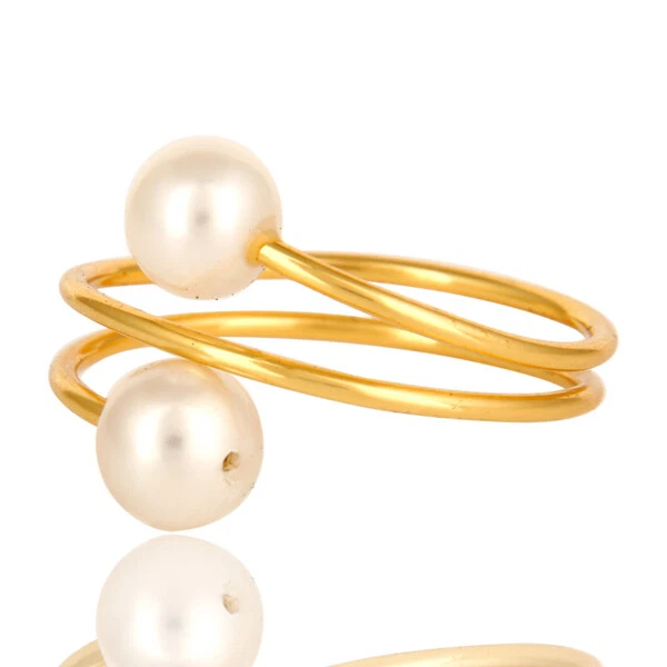 Anillo de banda ajustable enchapado en oro en espiral de diseño con doble piedra de perla redonda Foto 2 de 4
