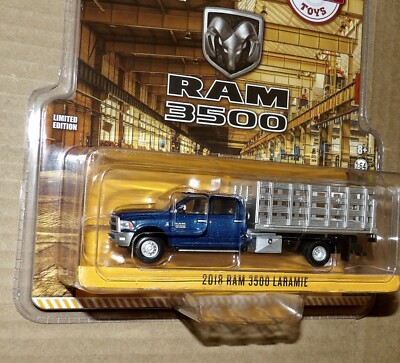 1/64 2018 Ram 3500 LARAMIE Dually Stake Bed exclusive hitch White blue