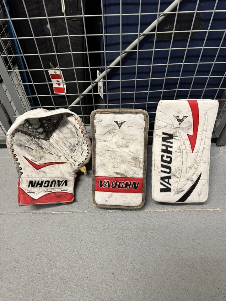 Vaughn Senior Goalie Glove & Blocker - Image 2 of 4